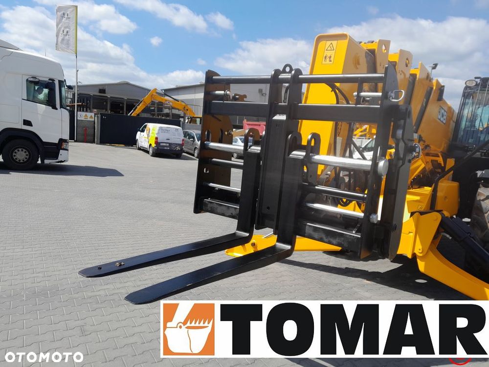 JCB 540-200 2019r - 25