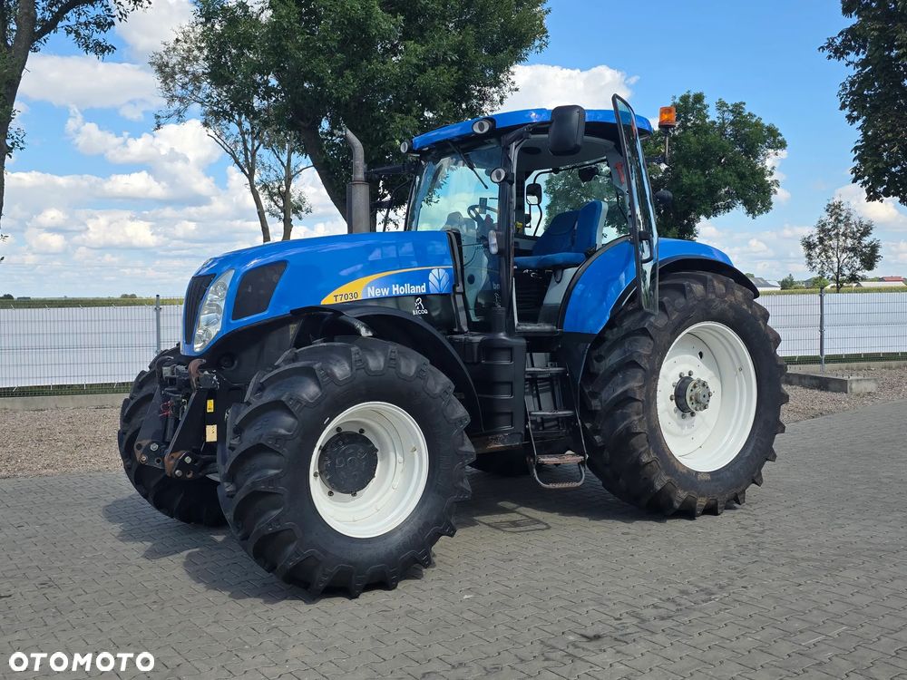 New Holland T7030 PC 2011R - 10