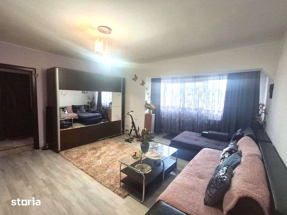Muta-te Imediat! Apartament Luminos, cu 3 Camere, Craiovita — fotografia 1