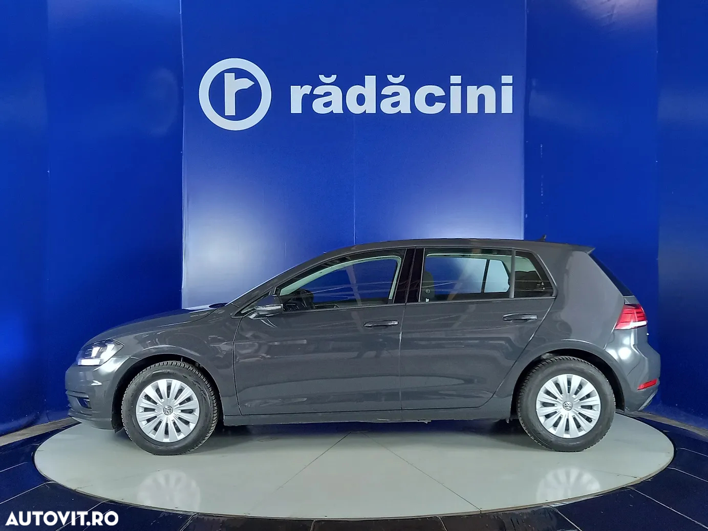 Volkswagen Golf - 2