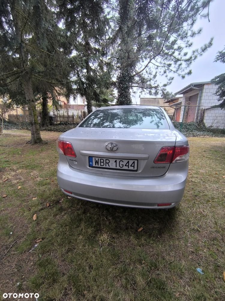 Toyota Avensis 1.6 Sol - 2