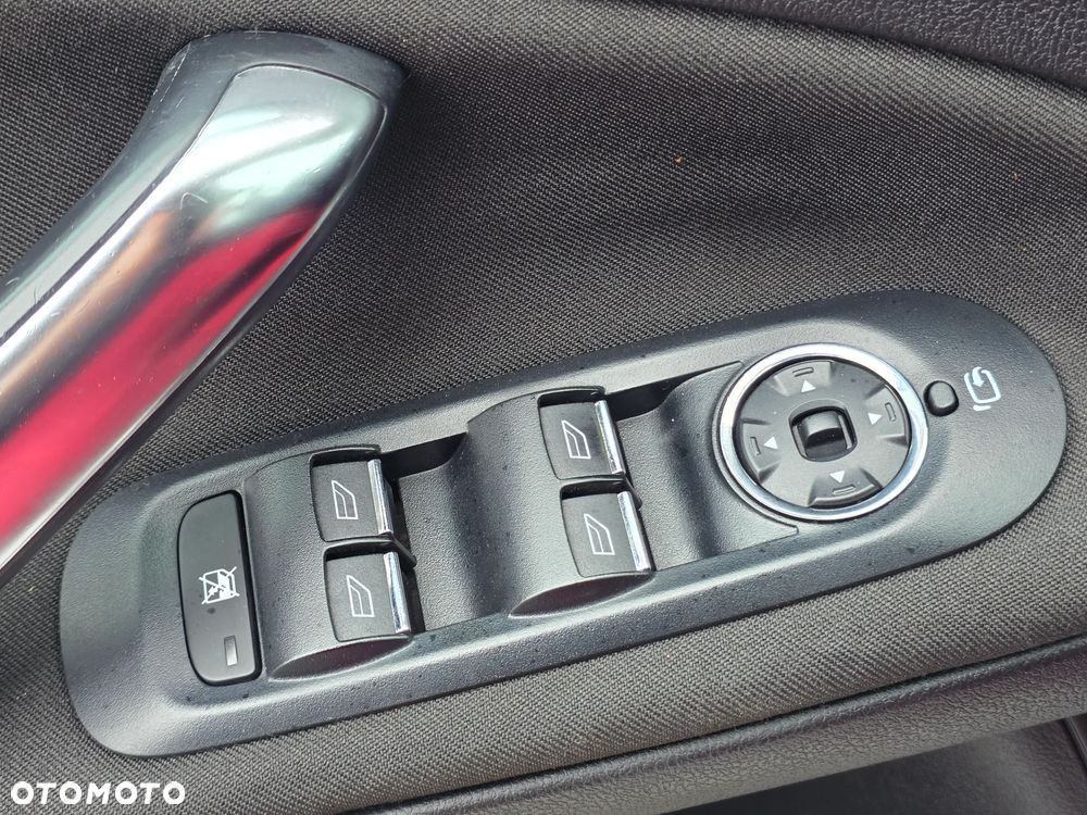 Ford Mondeo 2.0 TDCi Titanium S - 12