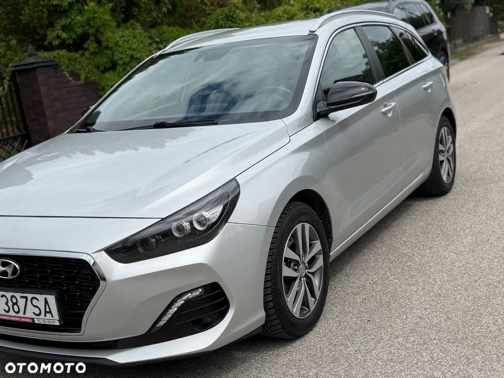 Hyundai i30 1.6 D Comfort DCT - 39