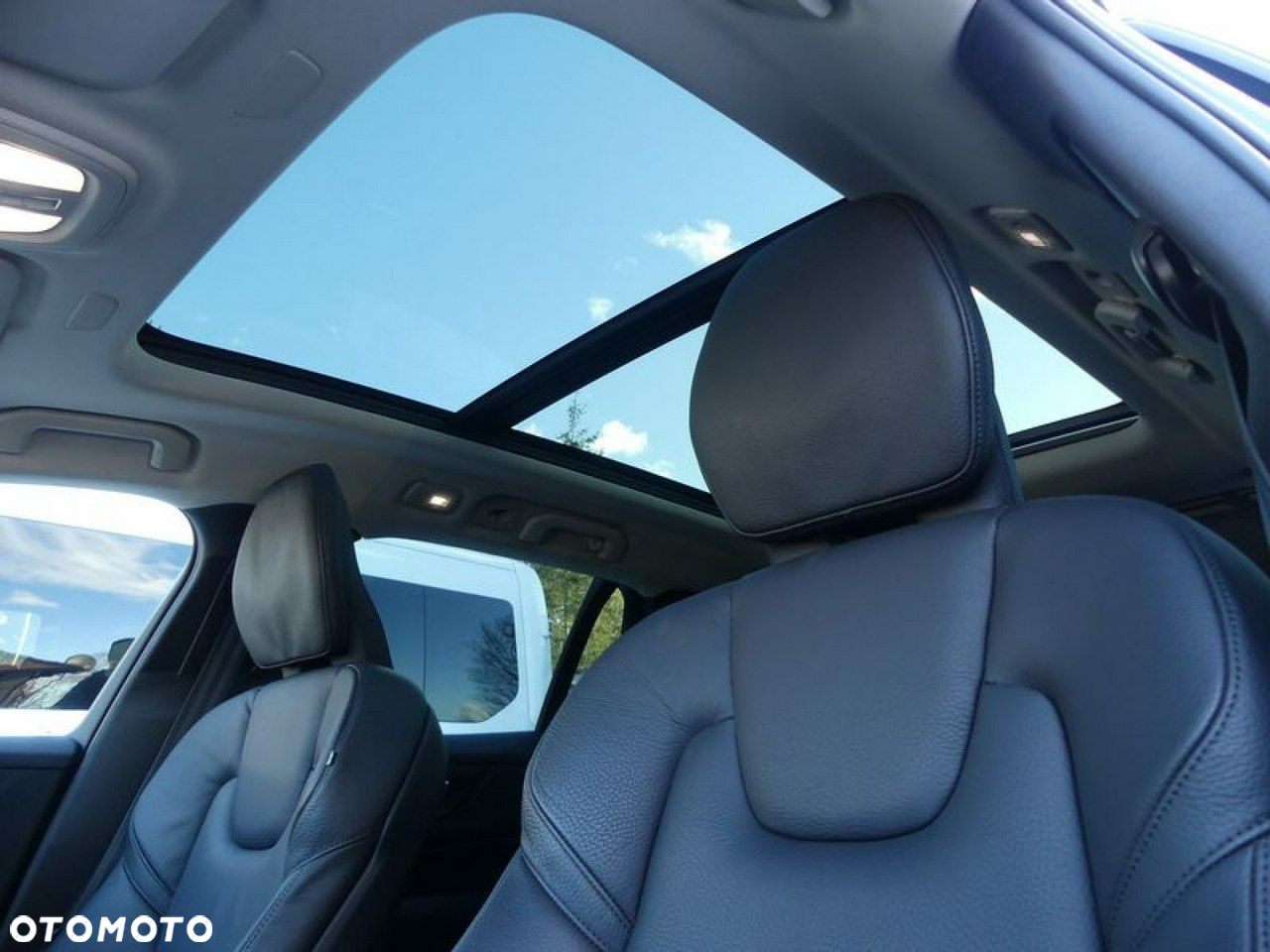 Volvo V60 Cross Country - 10