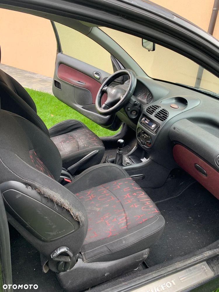 Peugeot 206 - 18
