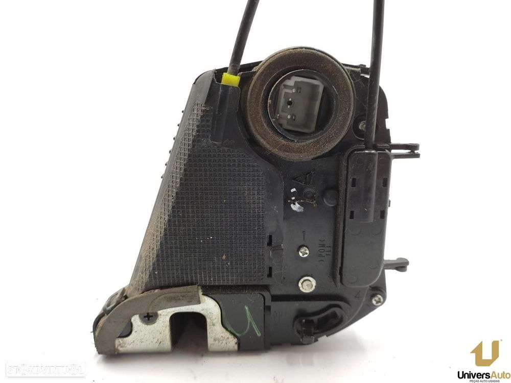 FECHADURA PORTA TRASEIRA ESQUERDA TOYOTA PRIUS FASTBACK 2007 -6906047040 - 2