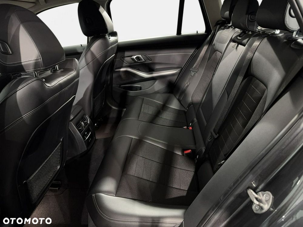 BMW Seria 3 - 15