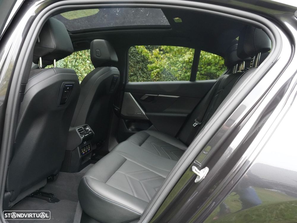 BMW i5 eDrive40 Pack Desportivo M - 13