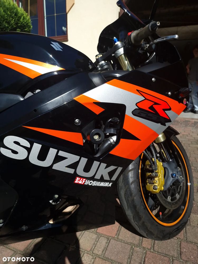 Suzuki GSX-R - 1