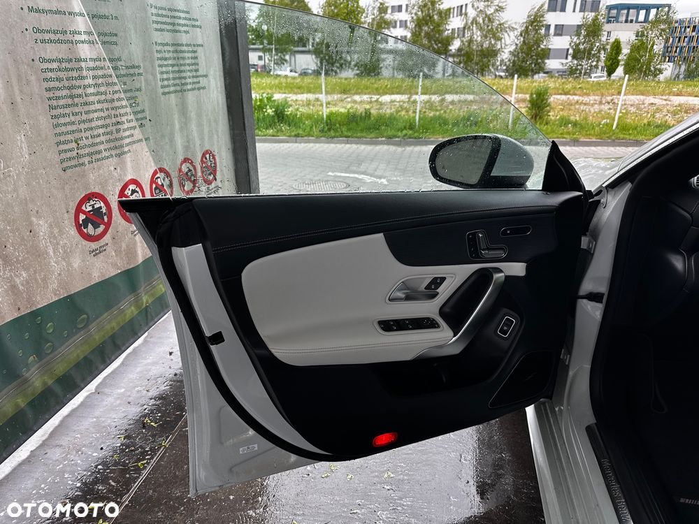 Mercedes-Benz CLA 250 4-Matic AMG Line 7G-DCT - 14