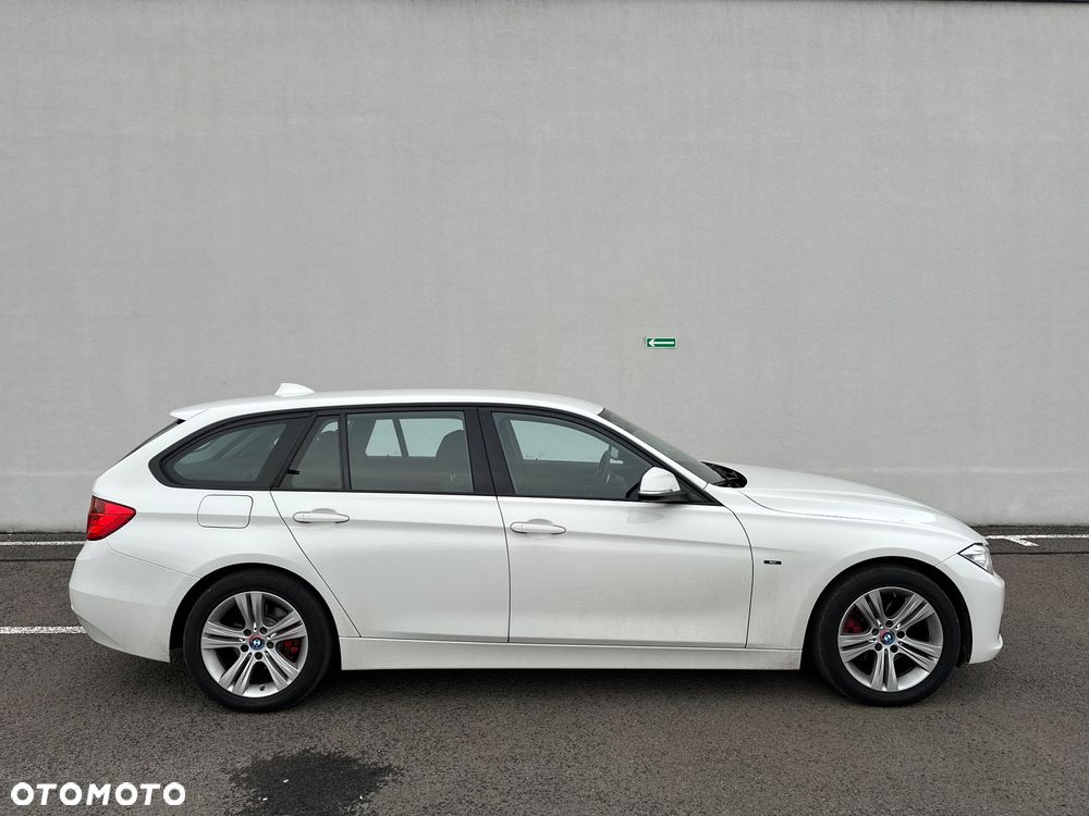 BMW Seria 3 320d Touring xDrive Sport Line - 2