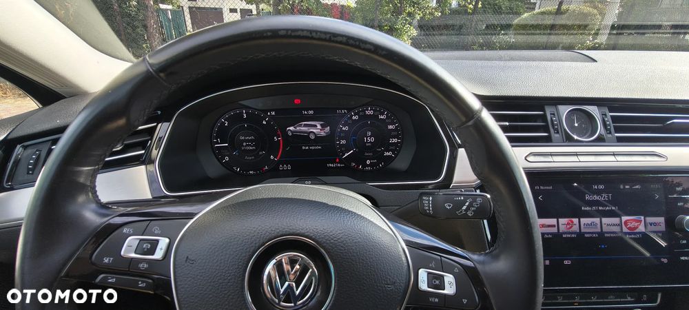 Volkswagen Passat - 11