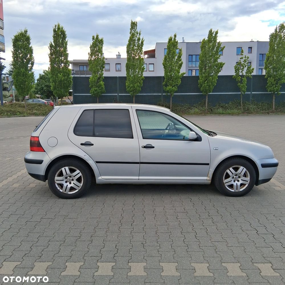 Volkswagen Golf - 5