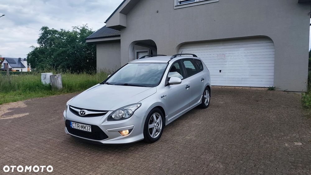 Hyundai i30 blue 1.6 CRDi Premium - 14