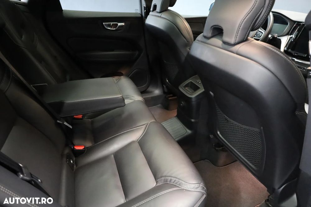 Volvo XC 60 T6 AWD Recharge Geartronic RDesign - 18
