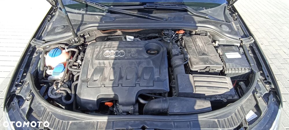 Audi A3 Sportback 1.6 TDI DPF S line Sportpaket - 8