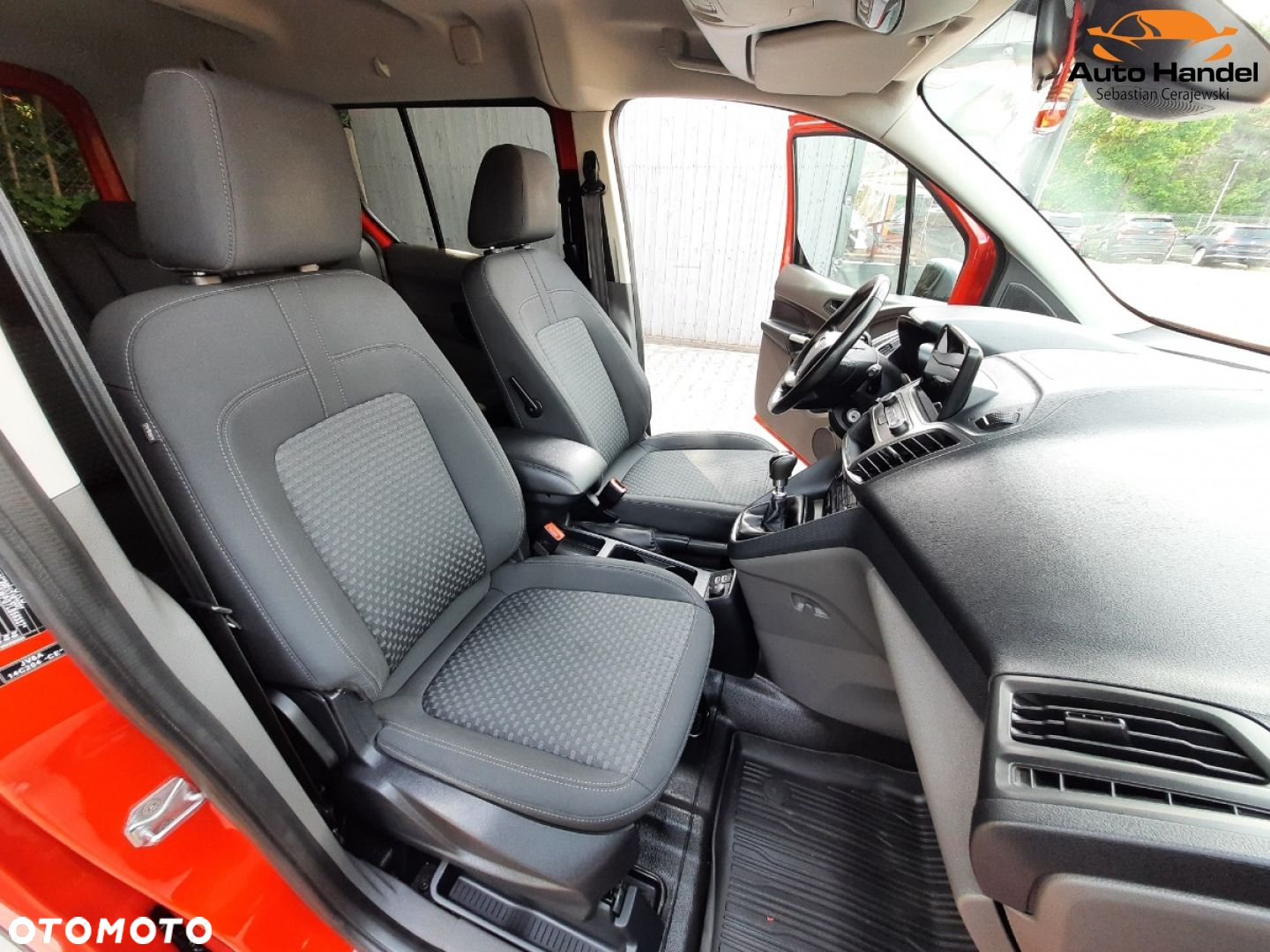 Ford Transit Connect - 35