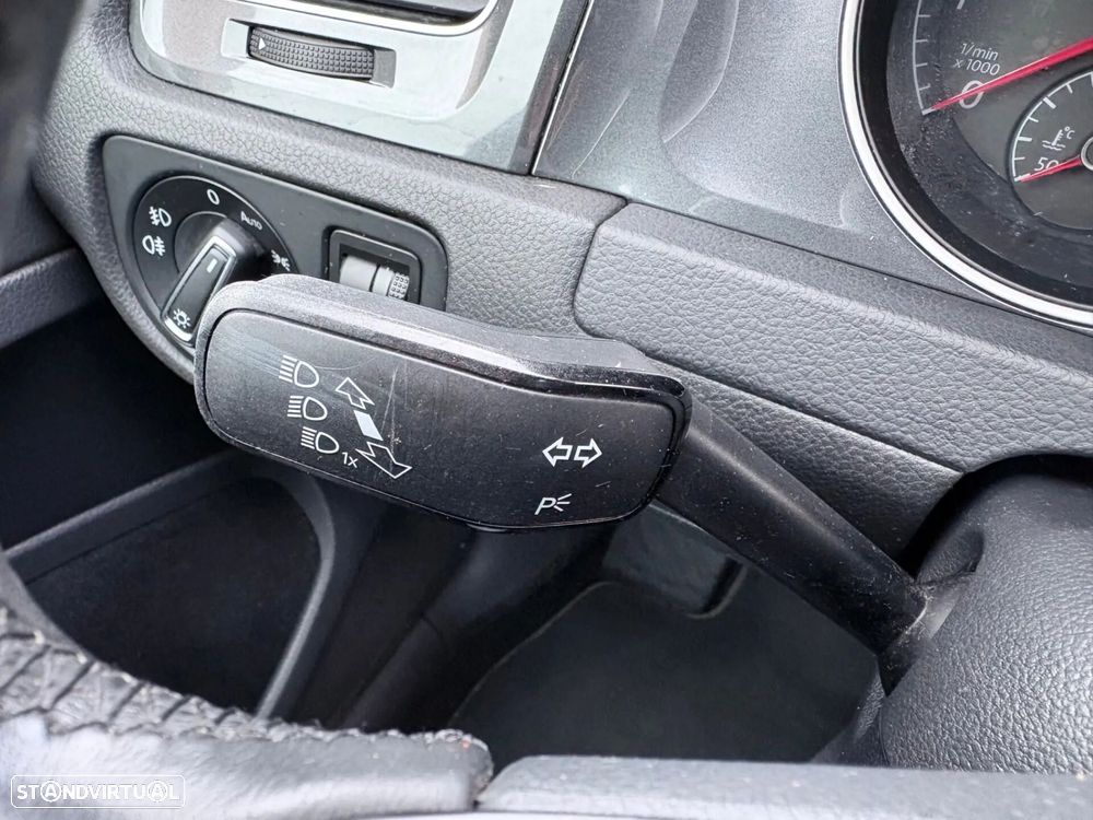 VW Golf 1.0 TSI Confortline - 37