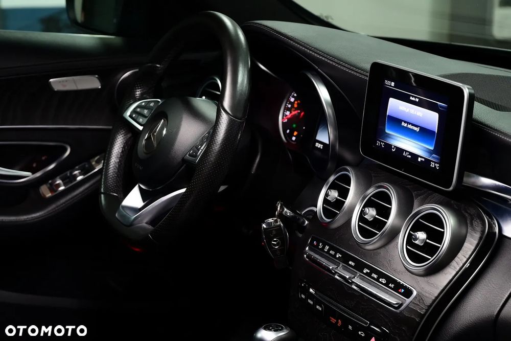 Mercedes-Benz Klasa C 180 AMG Line - 26