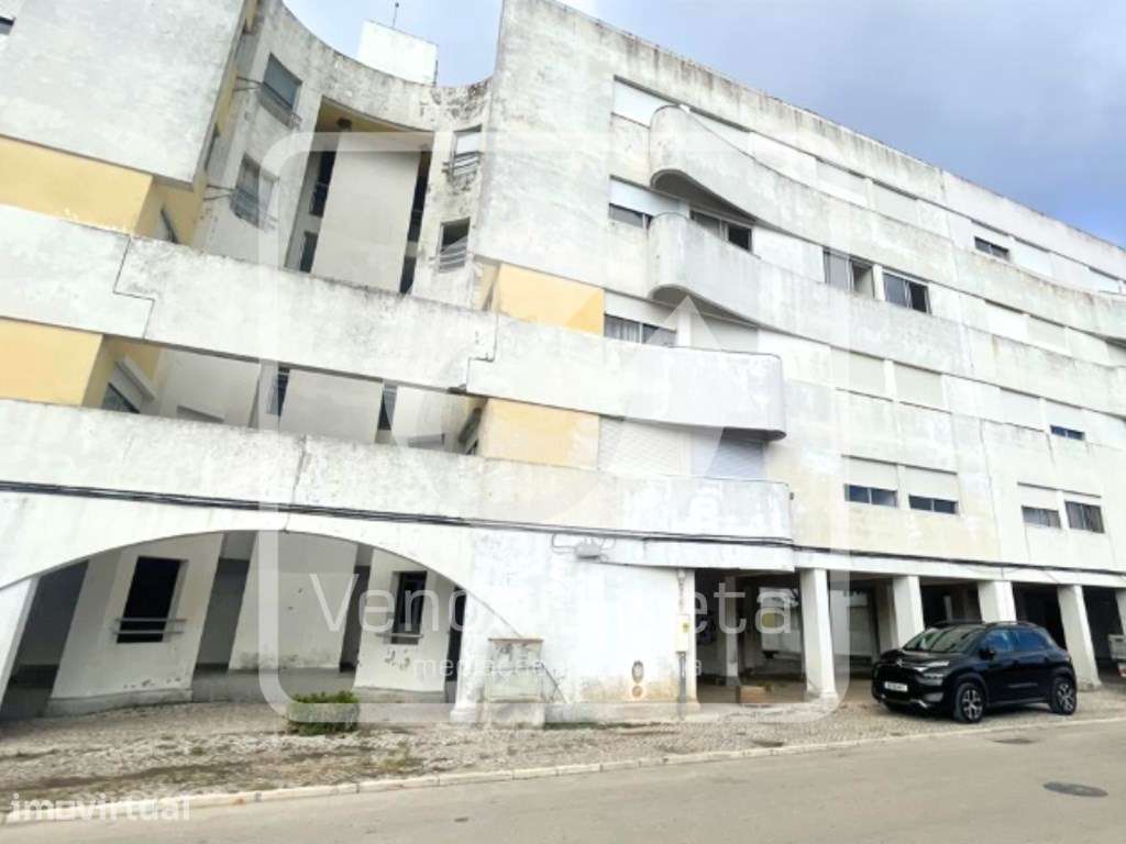 Apartamento T4 com 127 m², varanda e elevador no Pinhal Novo locali...