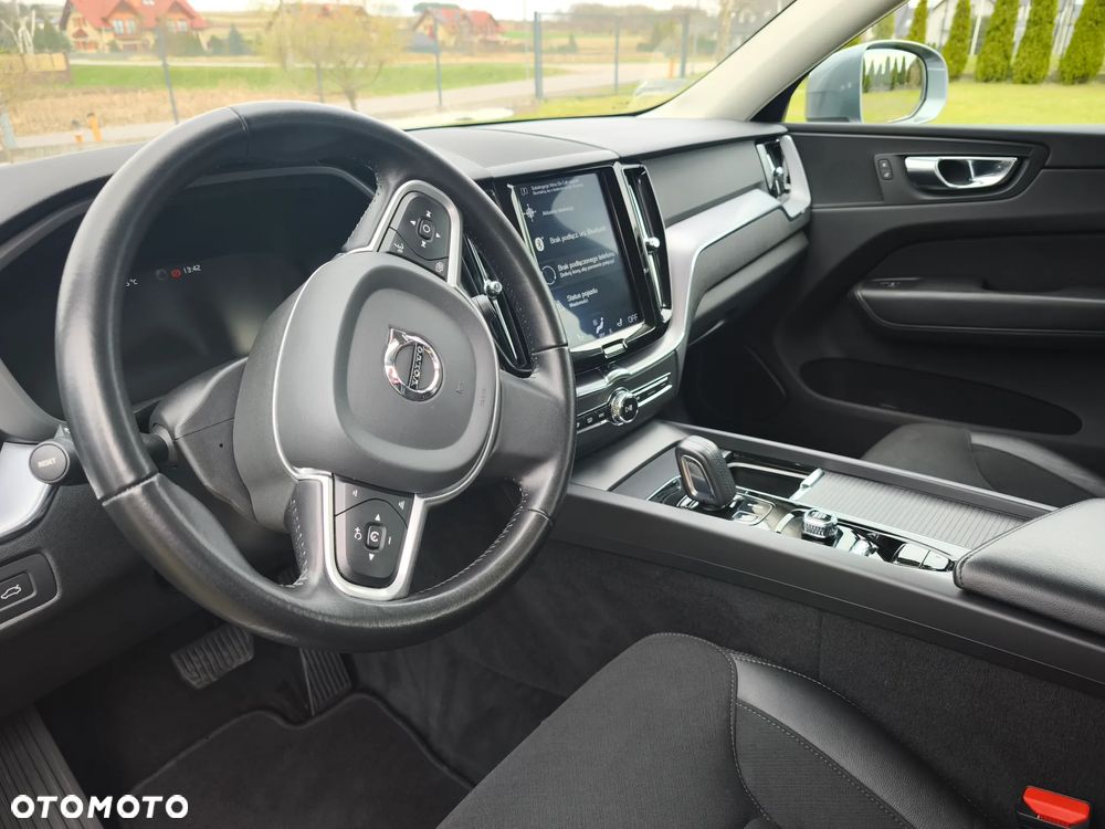 Volvo XC 60 B4 B Momentum Pro - 11