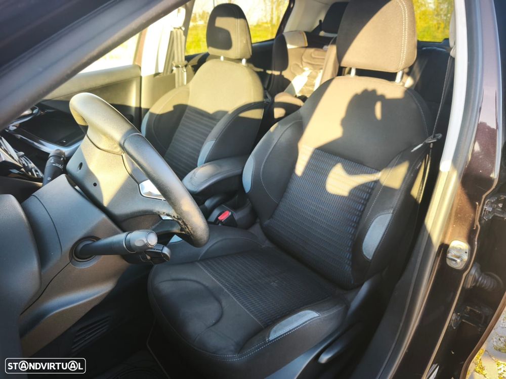 Peugeot 208 1.6 e-HDi Allure - 7