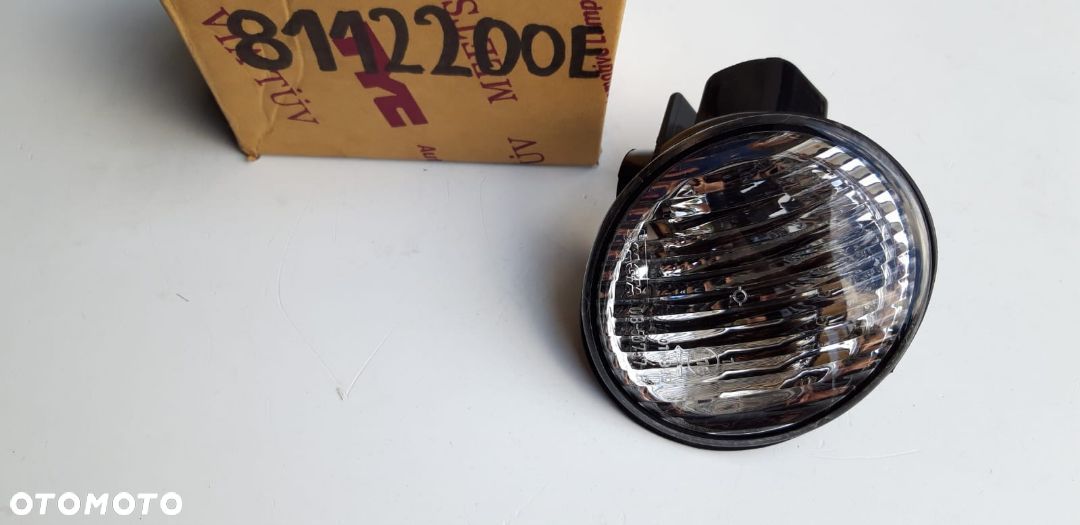 MIGACZ Kierunkowskaz  PRZEDNI prawy  biały  TOYOTA Corrola  E10 97-2002 8151012830,8151112830,8112200E,18-5075-05-2 - 1