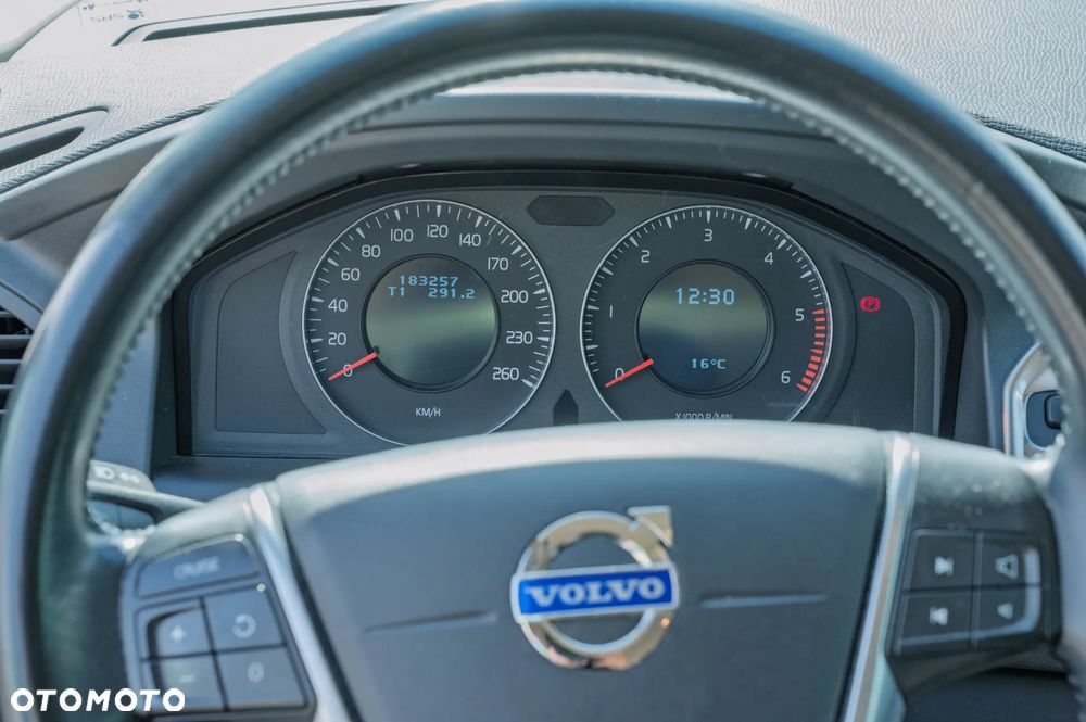 Volvo XC 60 D4 AWD Momentum - 16