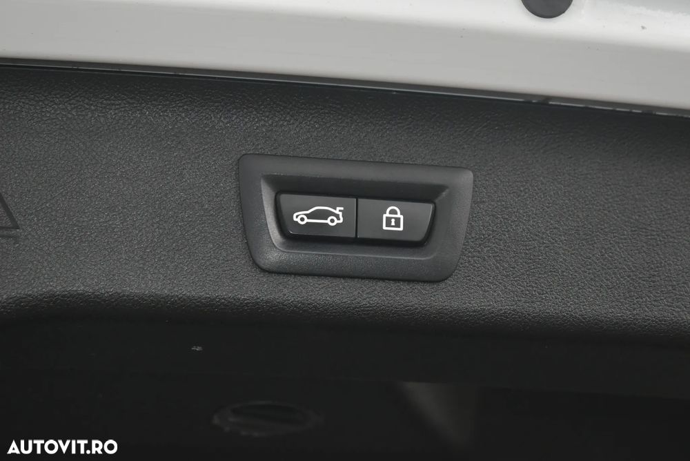 BMW Seria 5 520d xDrive Touring Aut. Luxury Line - 11