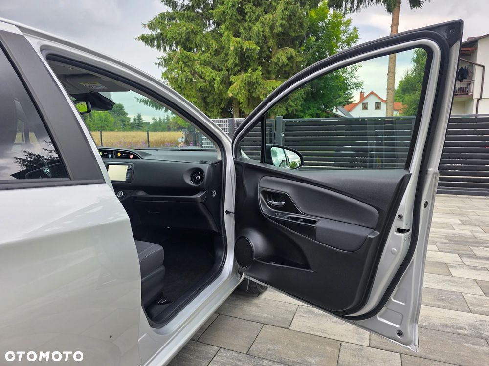 Toyota Yaris - 25