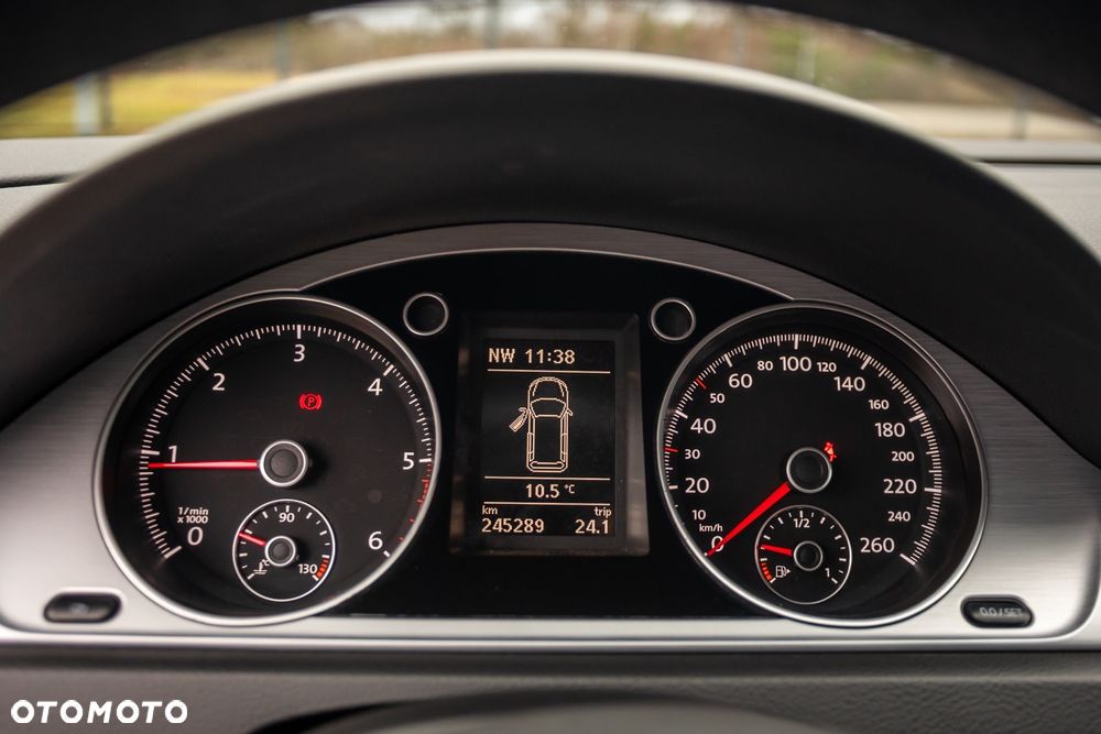 Volkswagen Passat 2.0 TDI DPF 4Mot Comfortline - 25