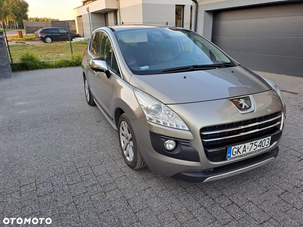 Peugeot 3008 Hybrid4 - 4