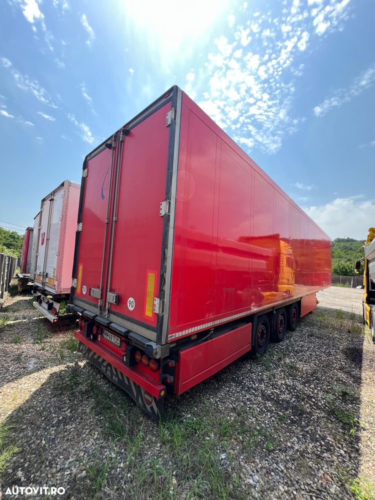Schmitz Cargobull SKO 24 - 11