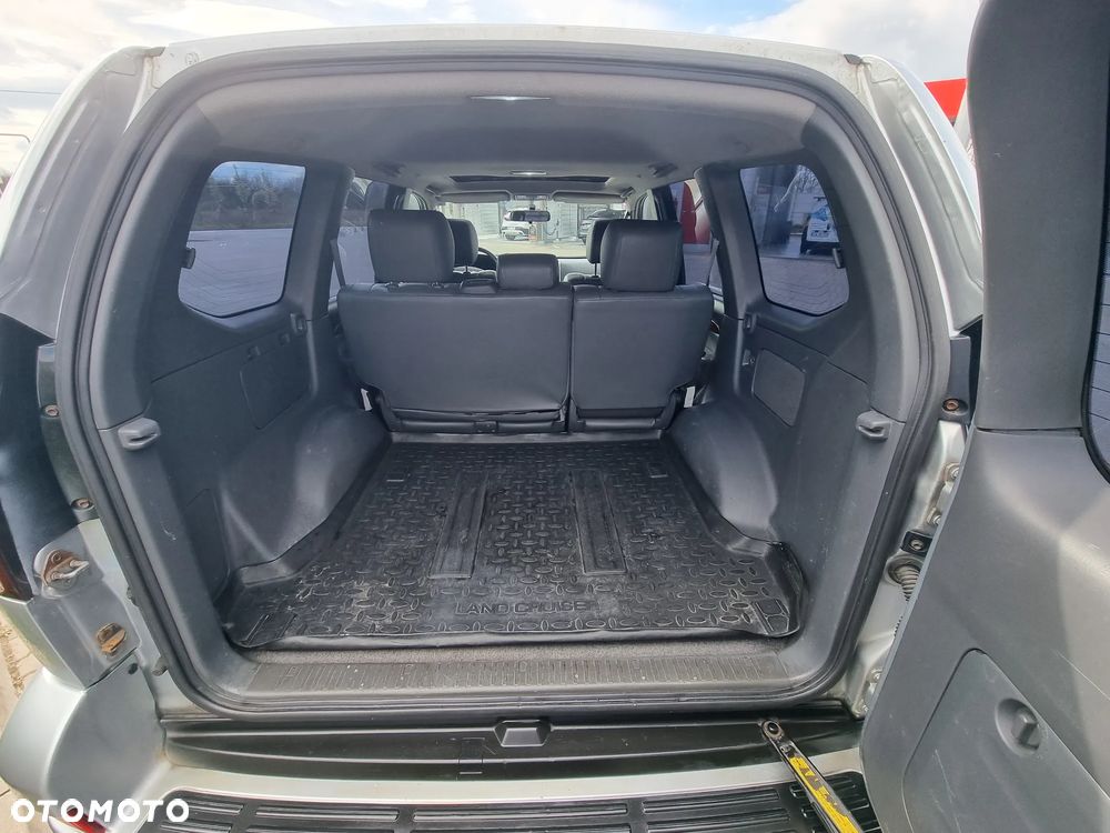 Toyota Land Cruiser - 7