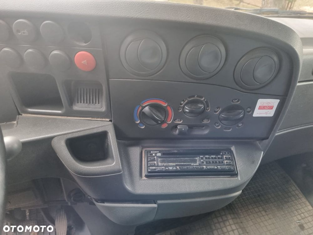 Iveco Daily Stan Bardzo dobry bliżniak Doka 7 osobowa - 19