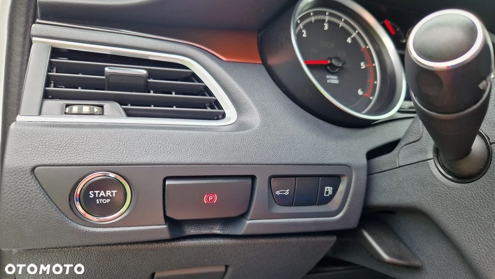 Peugeot 508 RXH BlueHDi 180 EAT6 Stop&Start - 32