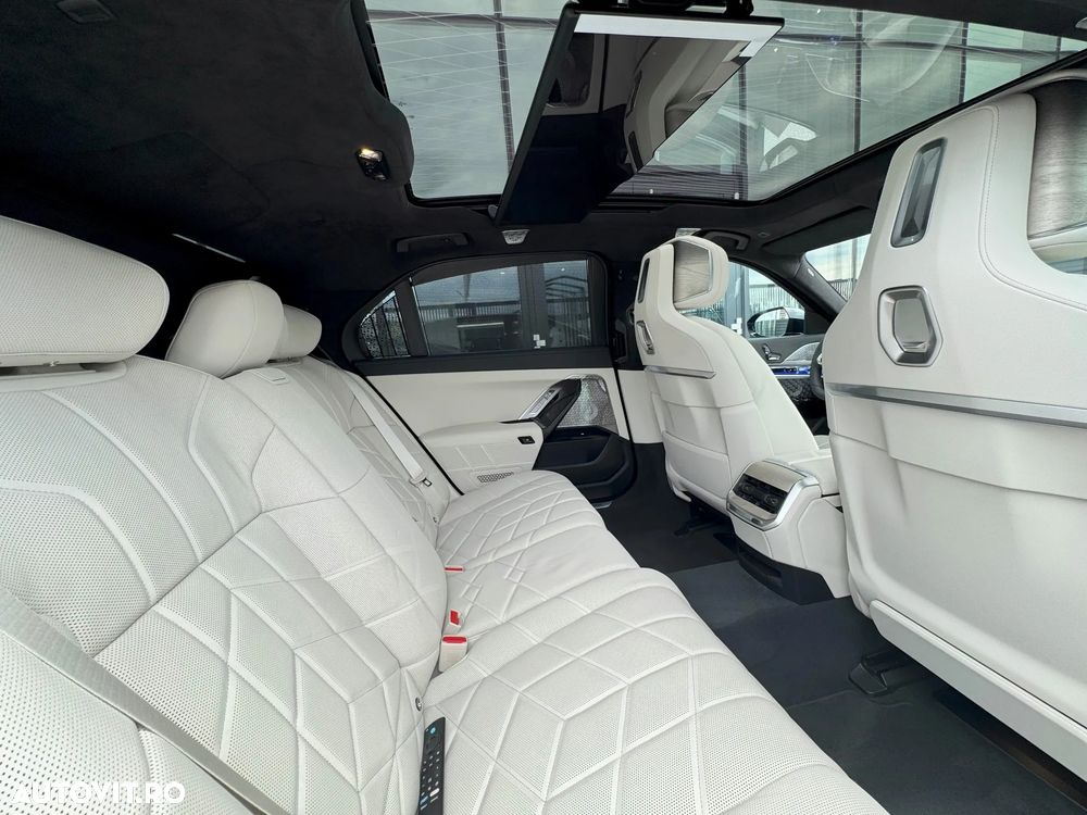 BMW Seria 7 - 11