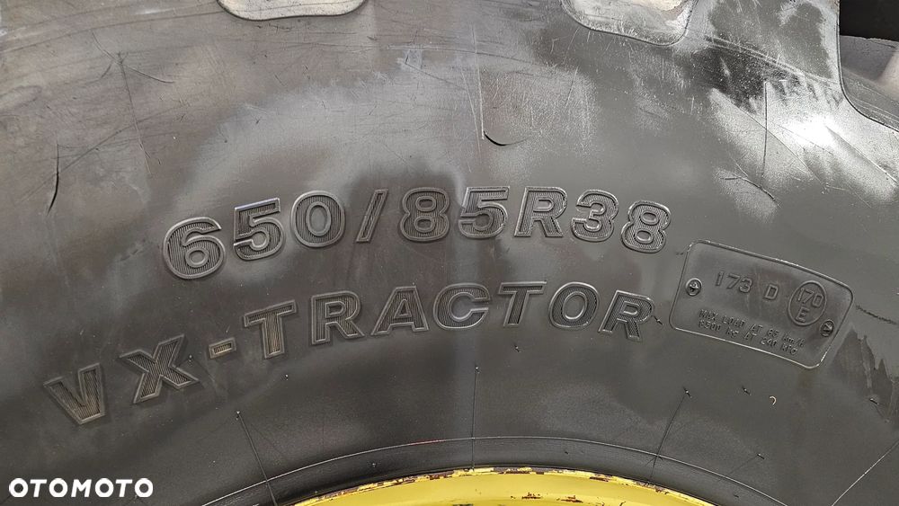 John Deere 6215 R - 11