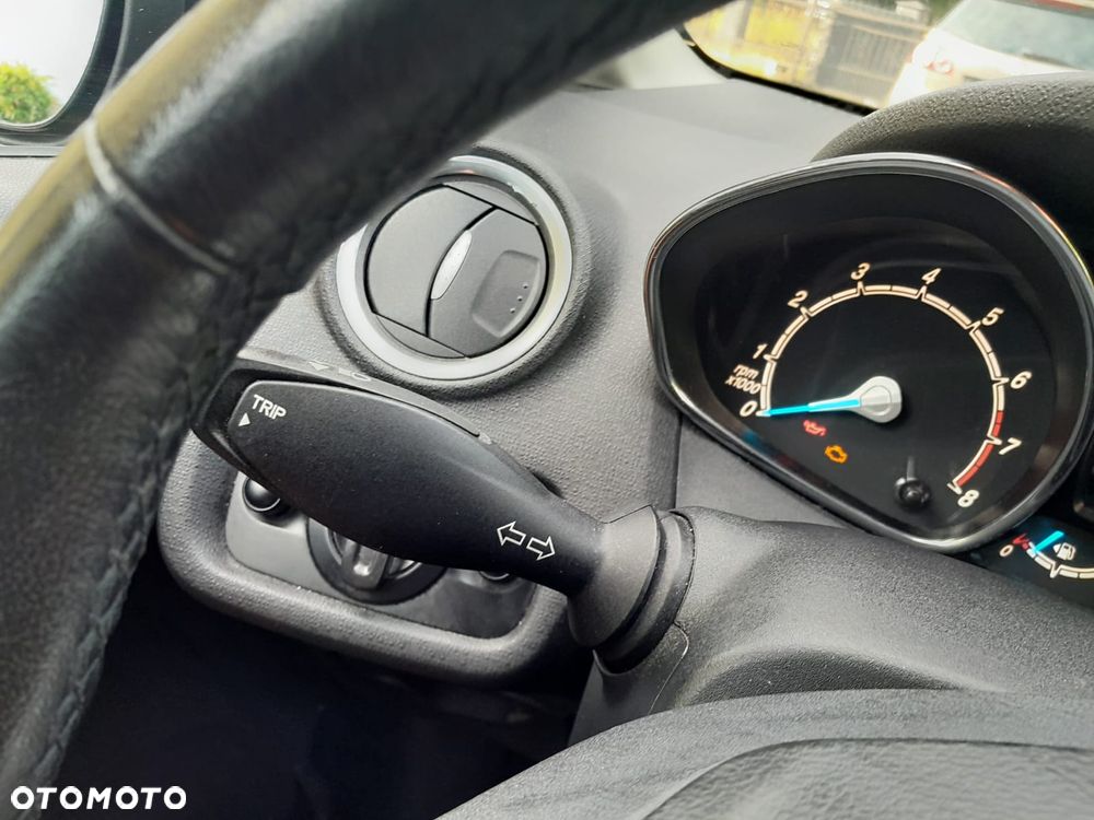 Ford Fiesta 1.25 Celebration - 13