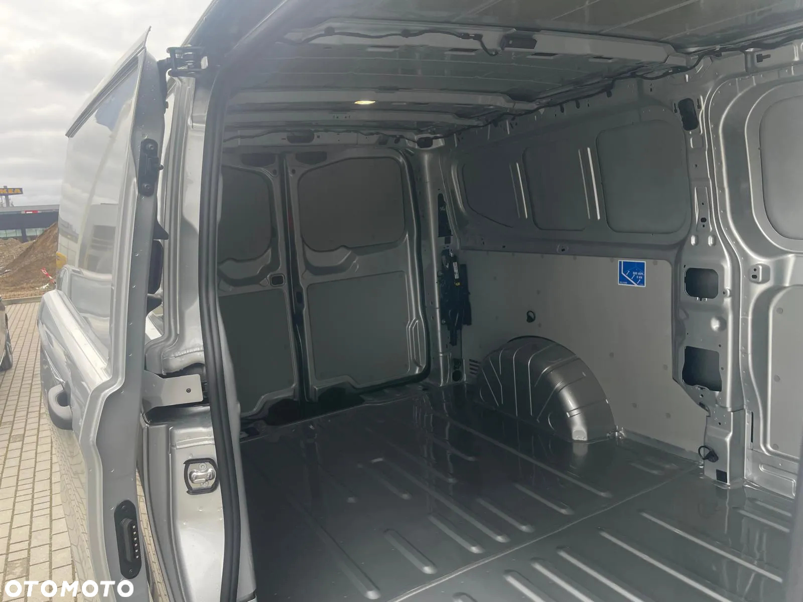 Volkswagen Transporter T7 - 7