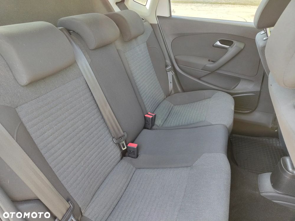 Volkswagen Polo 1.4 16V Trendline - 25