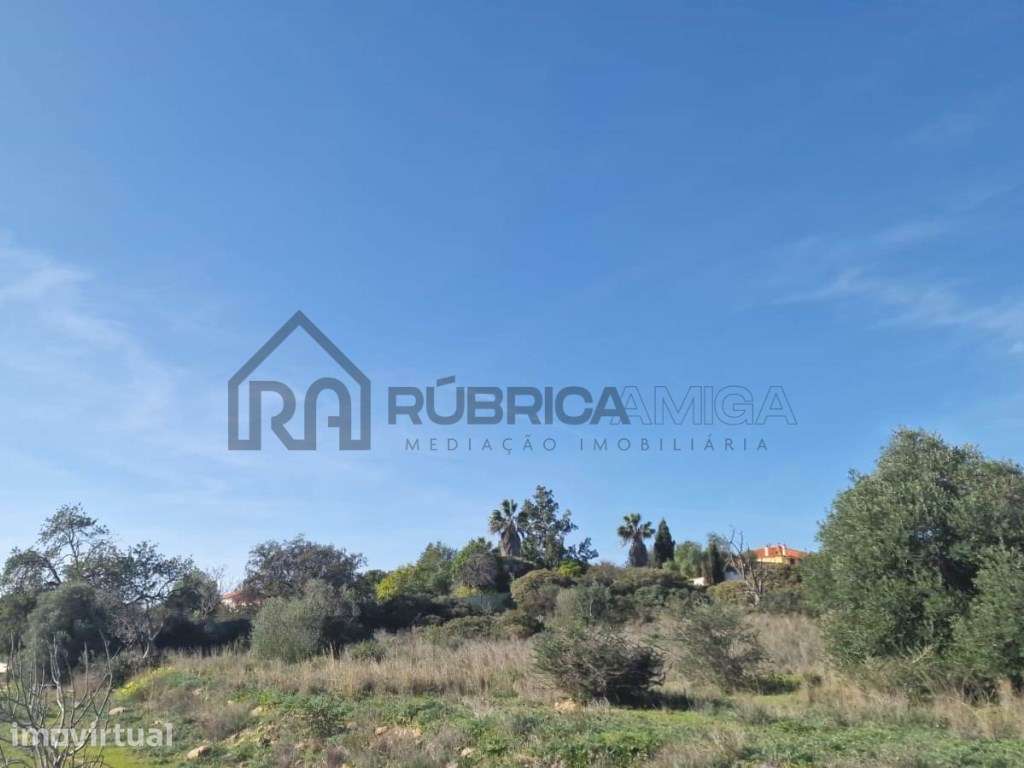 Terreno com projecto em curso para construção de um edifício comerc... - Grande imagem: 2/18