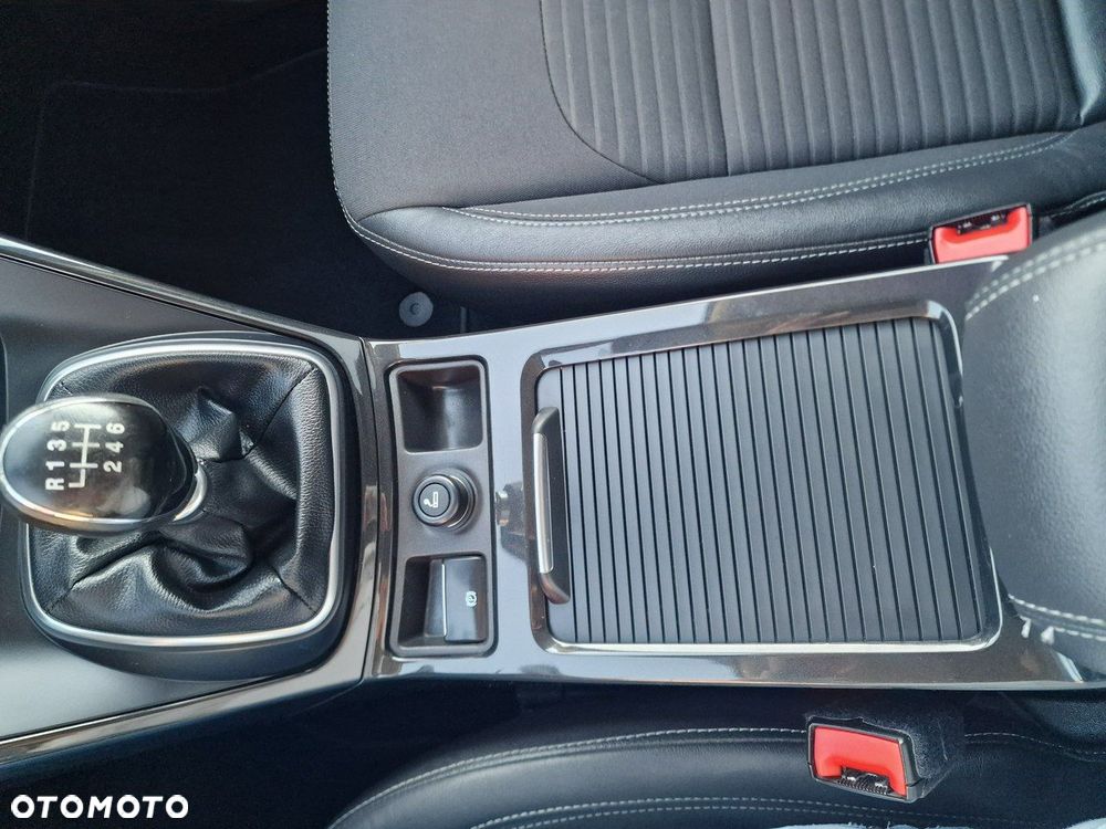 Ford Kuga 2.0 TDCi 2x4 SYNC - 30