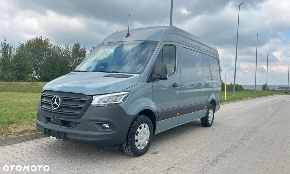 Mercedes-Benz Sprinter - 4