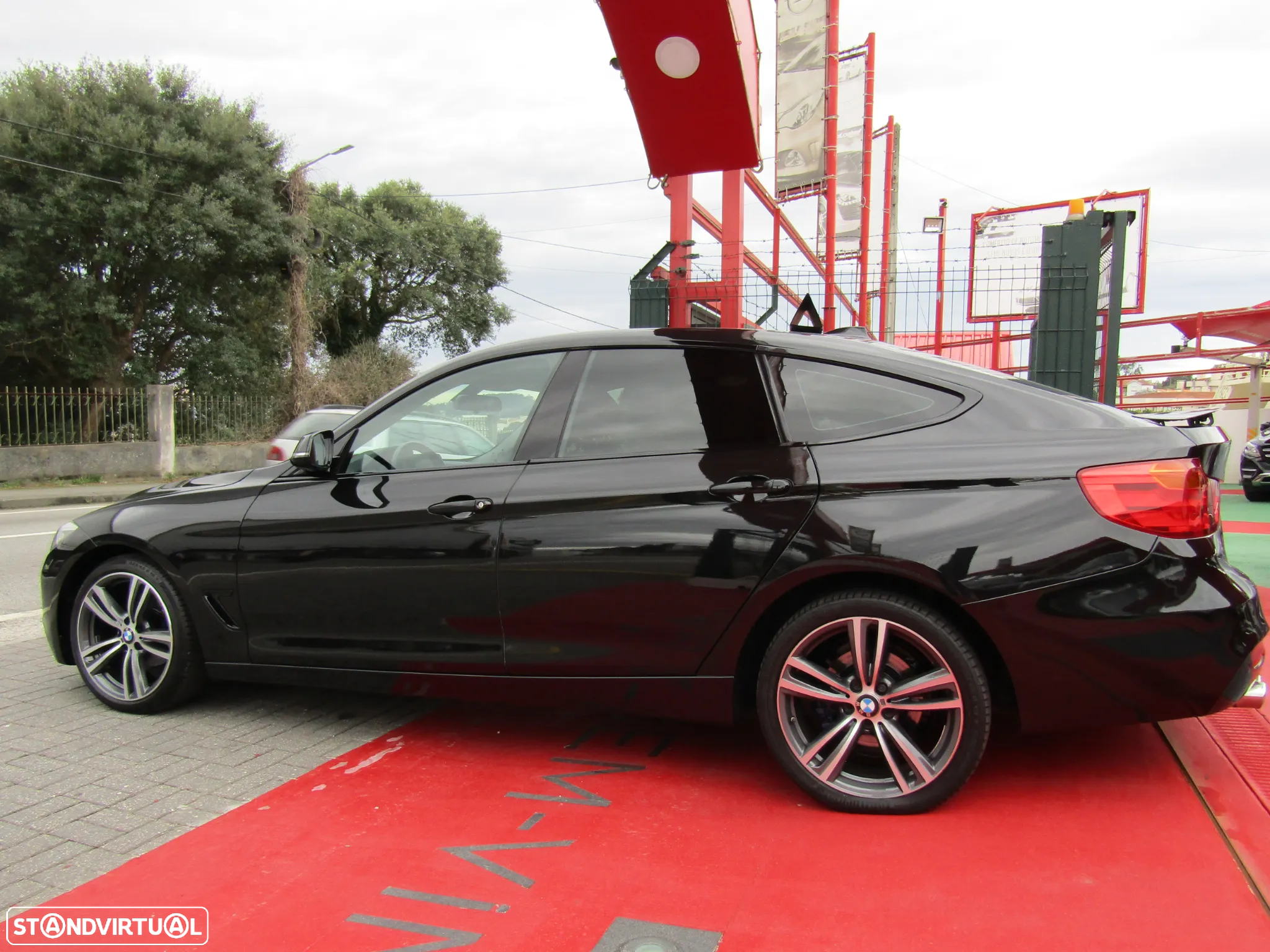 BMW 318 Gran Turismo d Pack M - 4