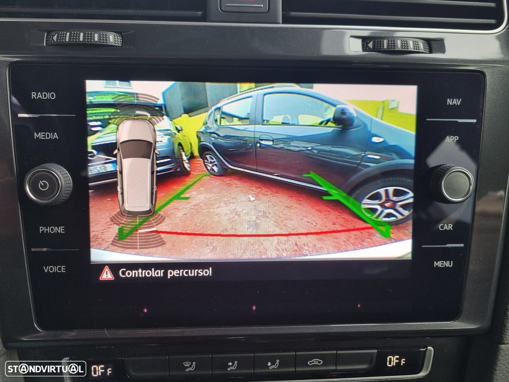 VW Golf Variant 1.6 TDi Confortline - 24