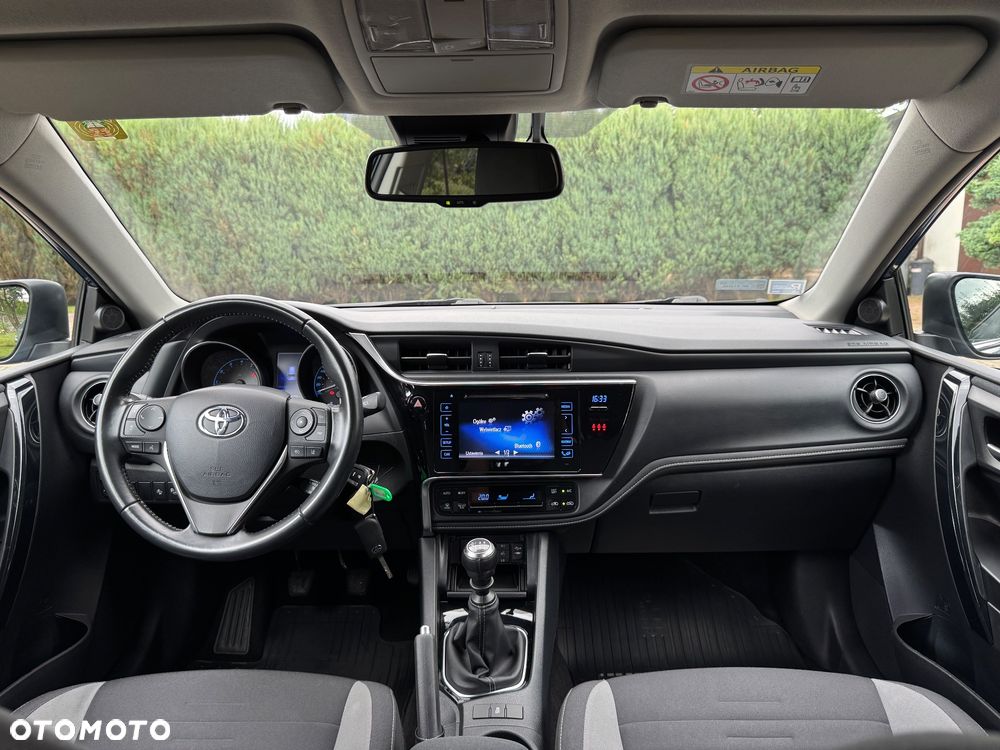Toyota Auris 1.6 Prestige - 33