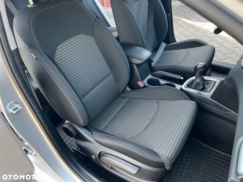 Kia Ceed - 16