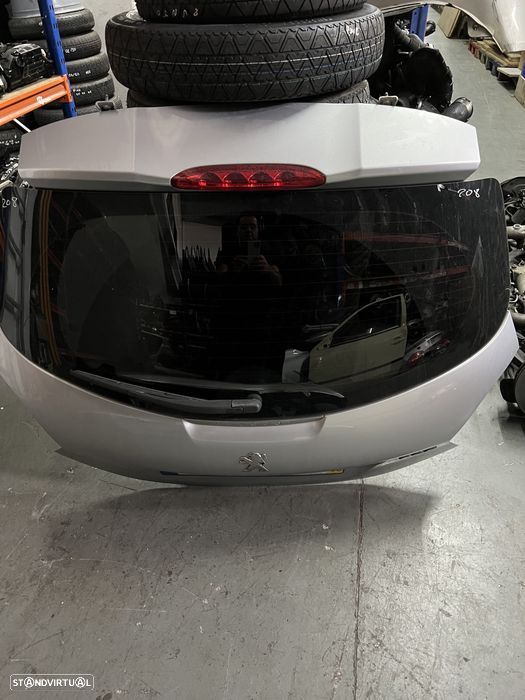 Tampa da Mala Peugeot 208 ano 2013 - 1