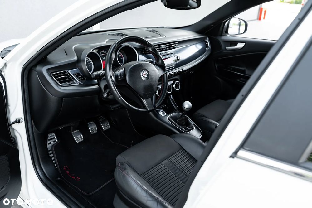 Alfa Romeo Giulietta 1750 TBi Quadrifoglio Verde - 15